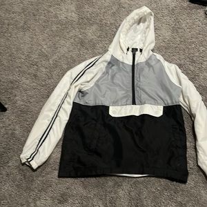 Distortion windbreaker